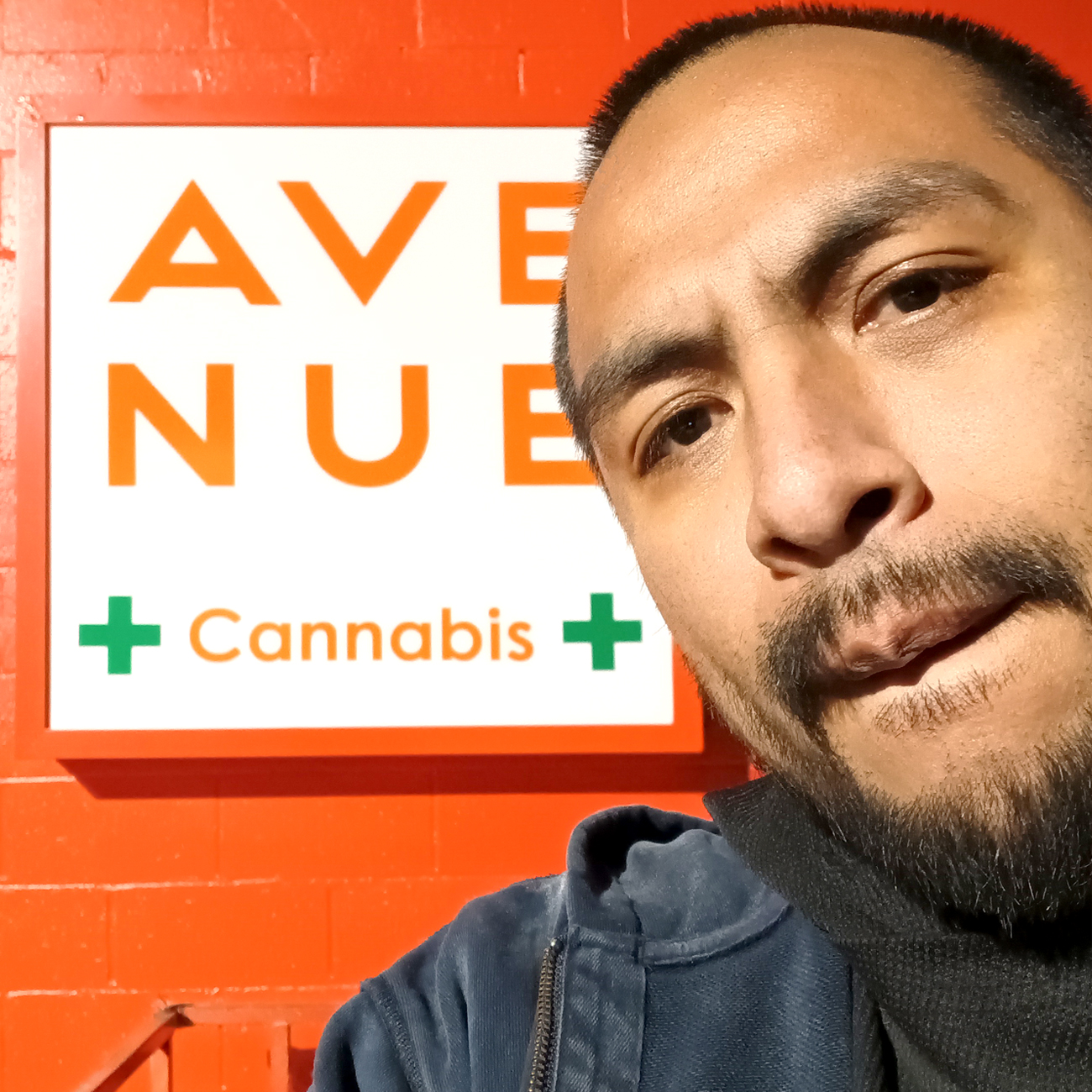 boxlight-selfie-mr-mario-martinez