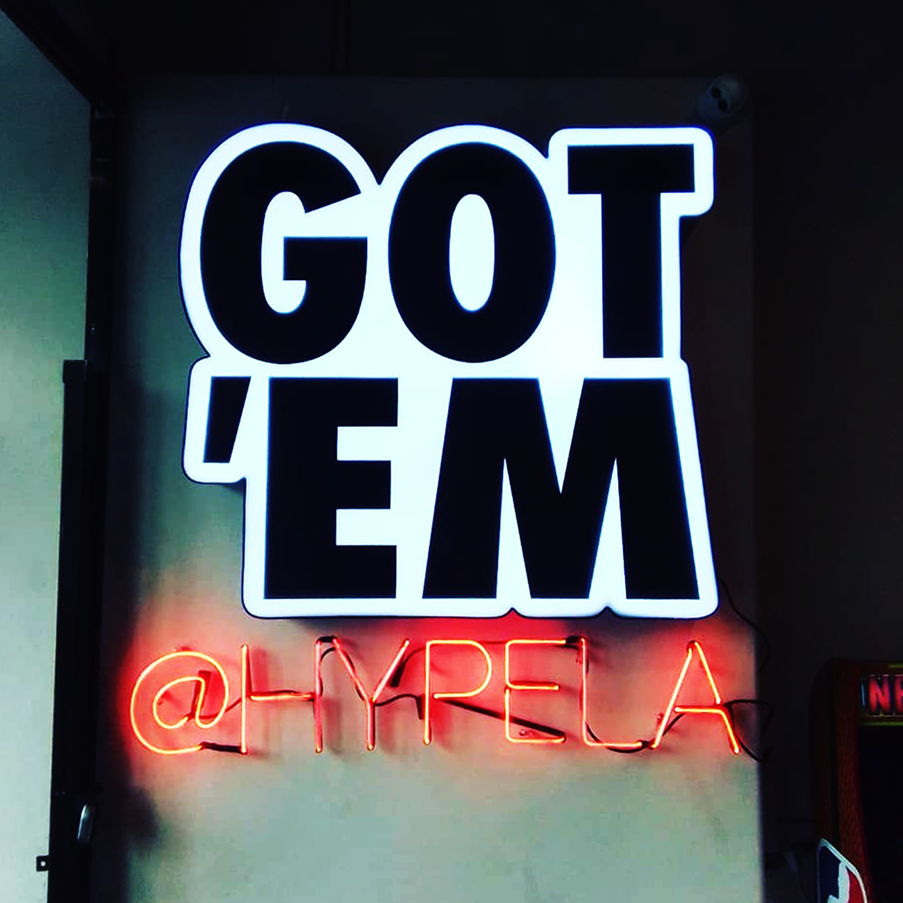 replica-custom-order-neon-channel-boxlight